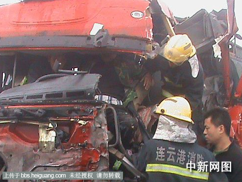 沈海高速盐城段发生重大车祸