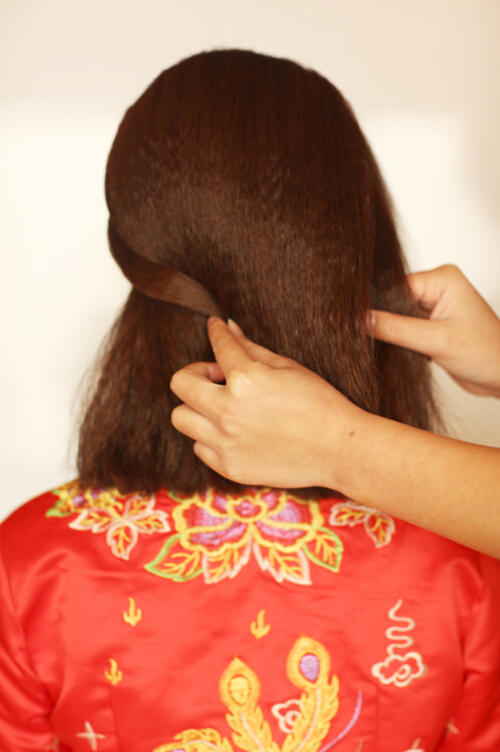 中式新娘发型盘发编发步骤教程-新娘跟妆网-微