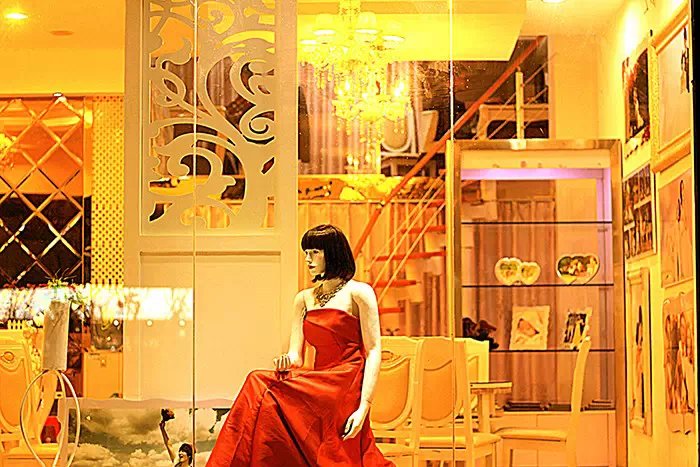 县城 婚纱 影楼_小县城婚纱影楼 发布4月 个性艺术写真(2)