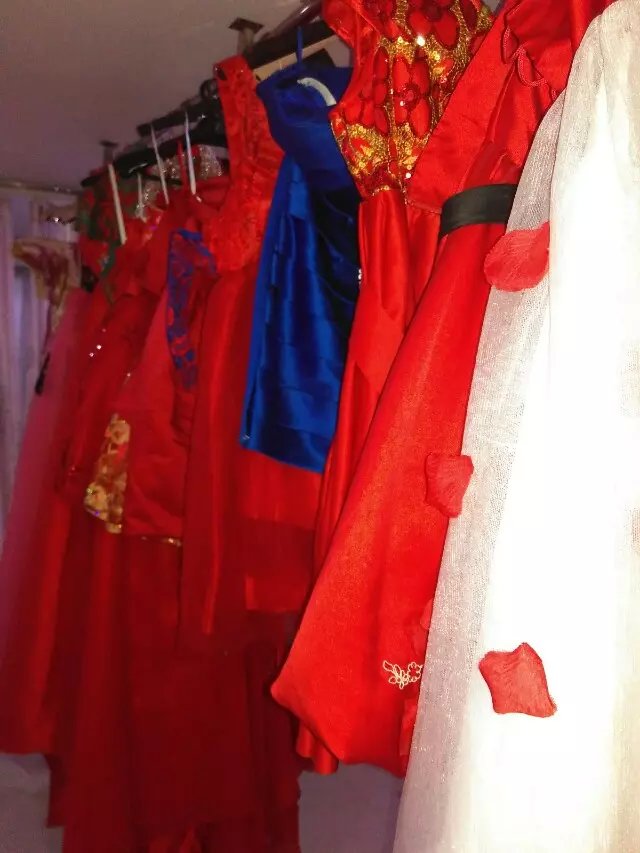县城 婚纱 影楼_小县城婚纱影楼 发布4月 个性艺术写真(2)